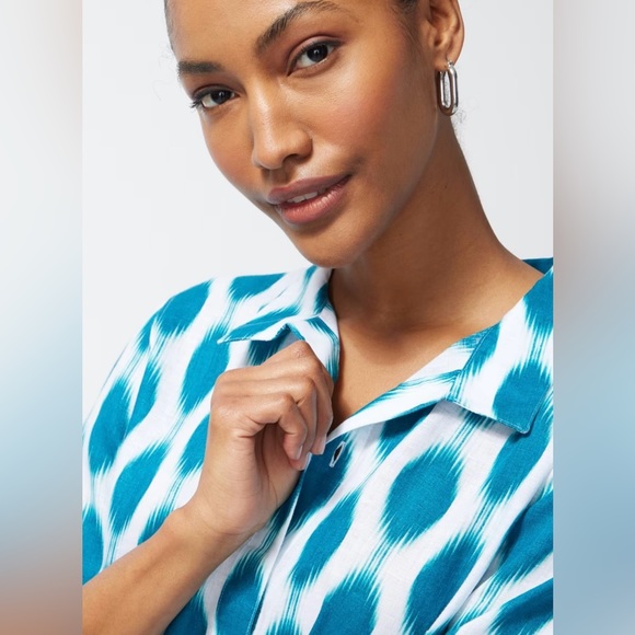 Beautiful aqua and white linen Chicos blouse - Picture 4 of 8